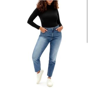 Everlane Original Curvy Cheeky Jean raw hem